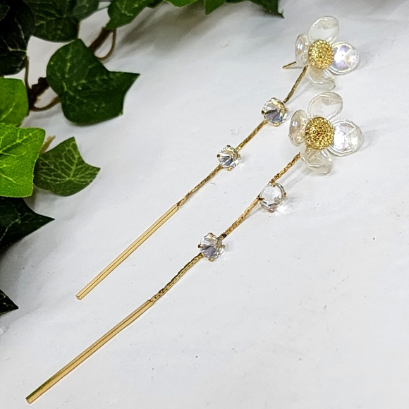 Gold Flower Dangle Earrings with Zirconia New - Picture 1 of 7